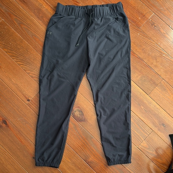 Under Armour Black Jogger Sweatpants - Picture 1 of 3